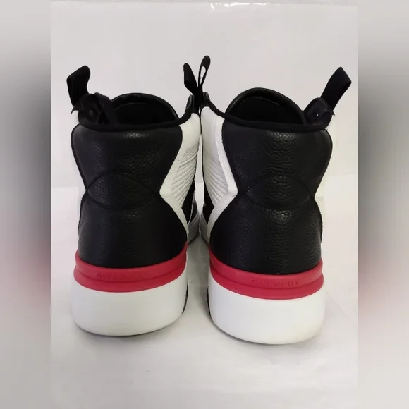 Givenchy Sneakers - Picture 11 of 16
